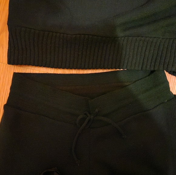 Knit jogger and sweater set size large - Picture 3 of 4